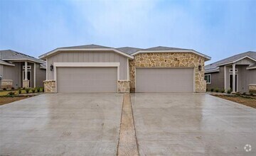 Building Photo - 660 Wheatfield Dr