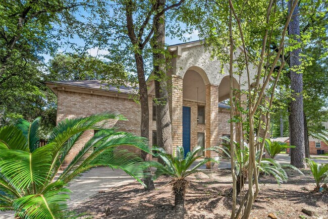 Building Photo - 8103 Oak Moss Dr