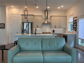 Building Photo - 2523 Oakbourne Ln