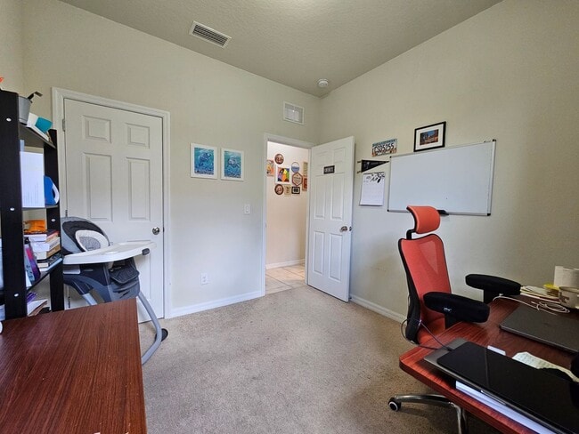 Building Photo - Beautiful 3-Bedroom + Flex Space in gated ...