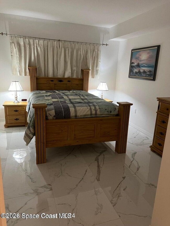 Building Photo - 8871 Lake Dr