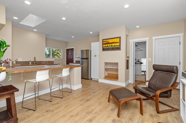 Primary Photo - Charming Coastal Studio in Carlsbad - Furnished, all utilities + wi-fi included!