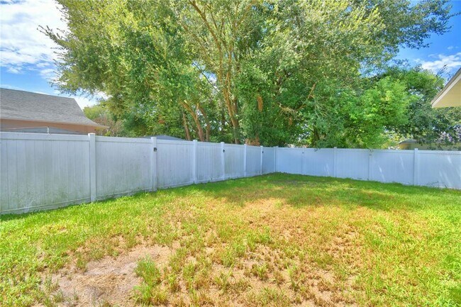 Building Photo - 914 Grape Ave