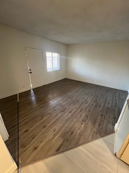 Living Room - 821 W Colden Ave
