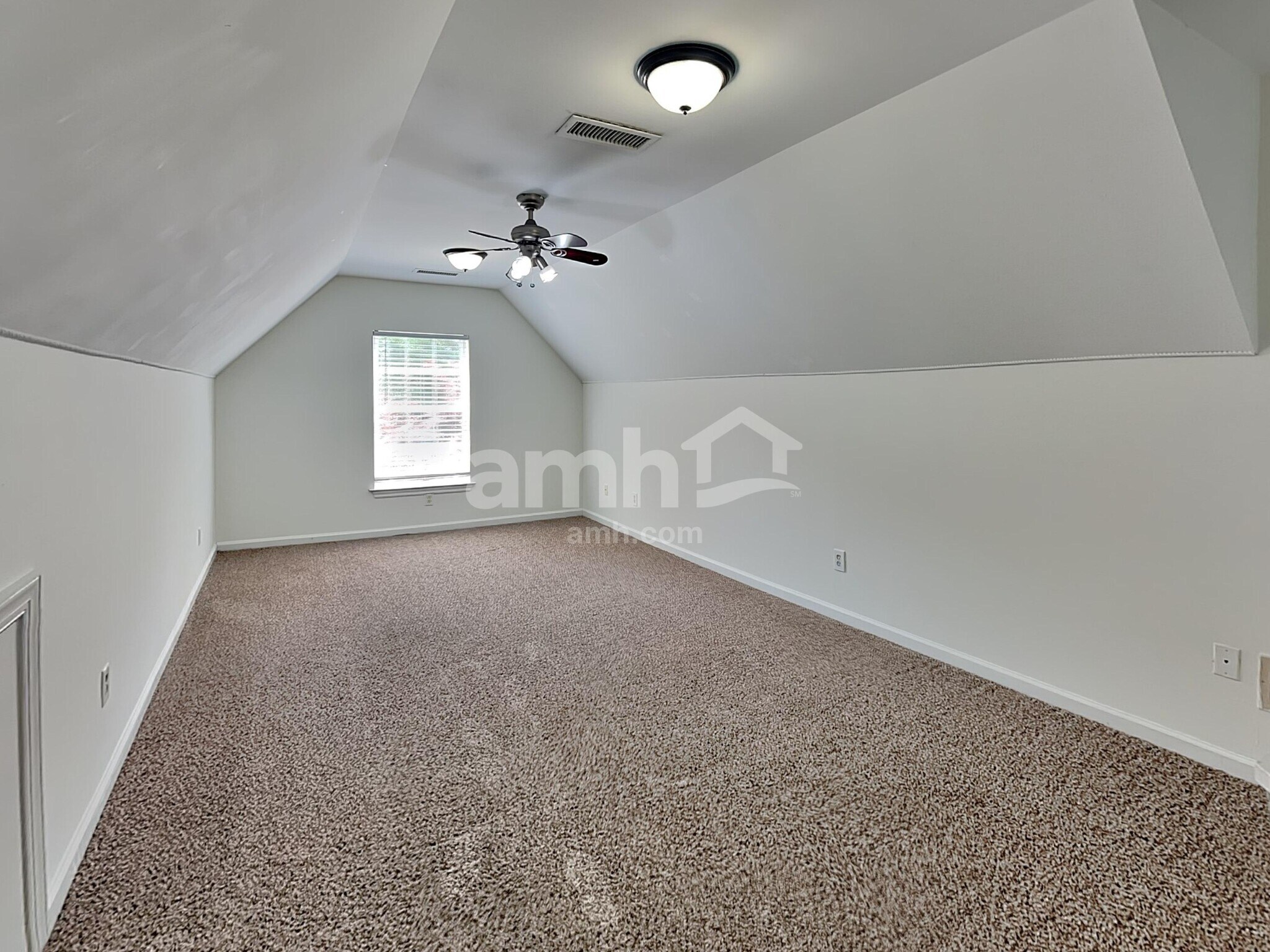 Building Photo - 5150 Hyde Trl