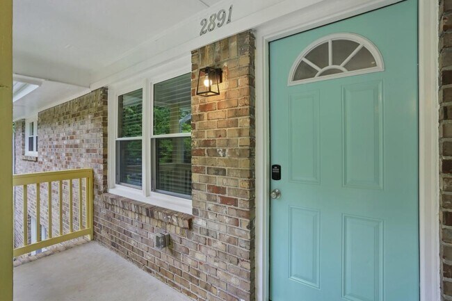 Building Photo - 2891 White Oak Dr