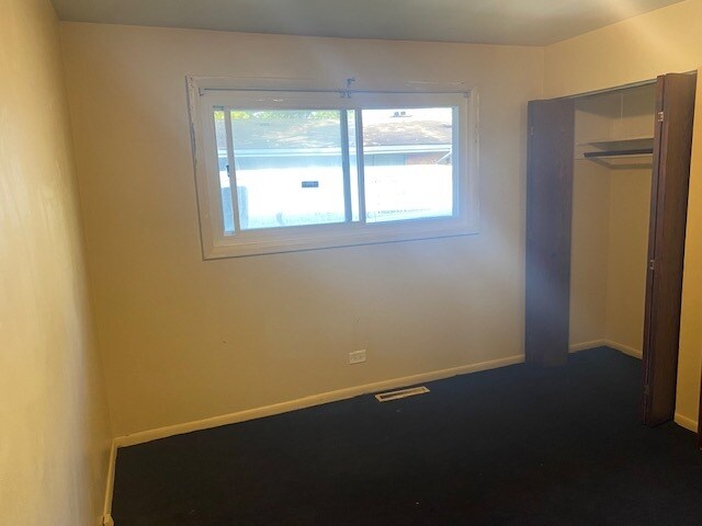 Master Bed - 11200 S Hale Ave