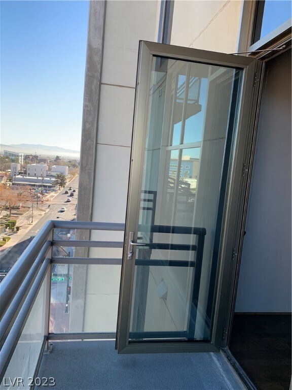 Building Photo - 353 E Bonneville Ave