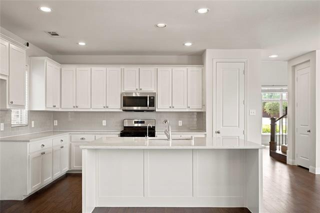 Building Photo - 4524 Del Rey Ave
