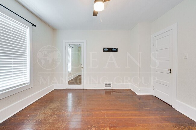 Building Photo - Charming 3 Bedroom, 2 Bathroom Two-Story H...