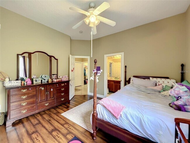Building Photo - 709 Broadoak Loop