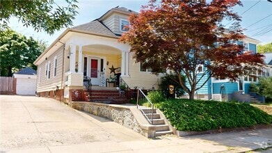 Building Photo - ****Providence/Mt. Pleasant – Single Famil...