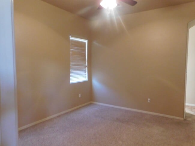 Building Photo - Beautiful 3 bedroom to bath house in the Sonoma Ranch Area.