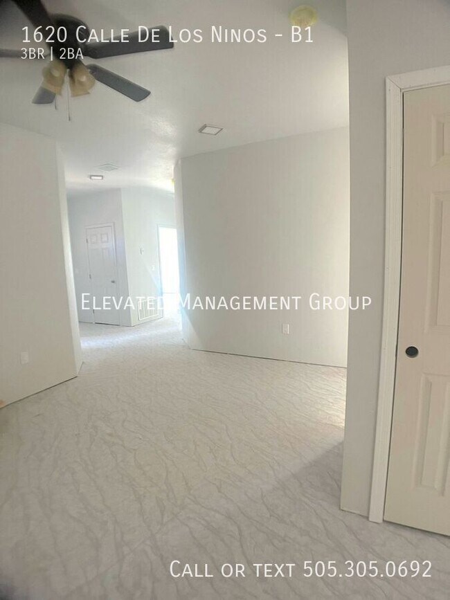 Building Photo - 1620 Calle de los Ninos Ave