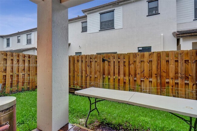 Building Photo - 250 SW 159th Ct