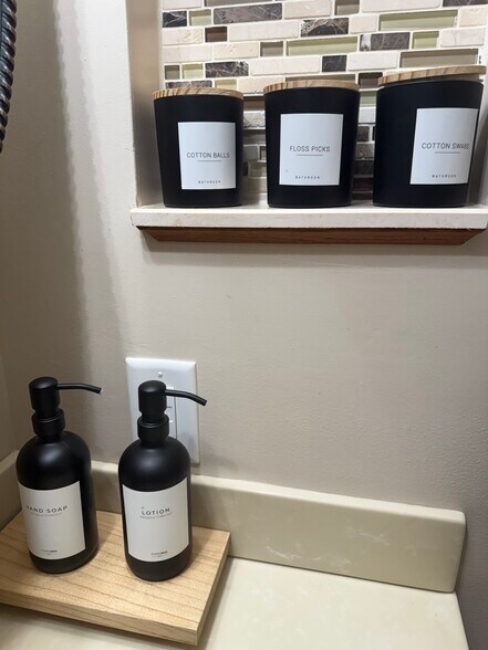 Building Photo - 403 Kokomo Ct