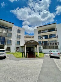 Building Photo - 1300 SW 122nd Ave