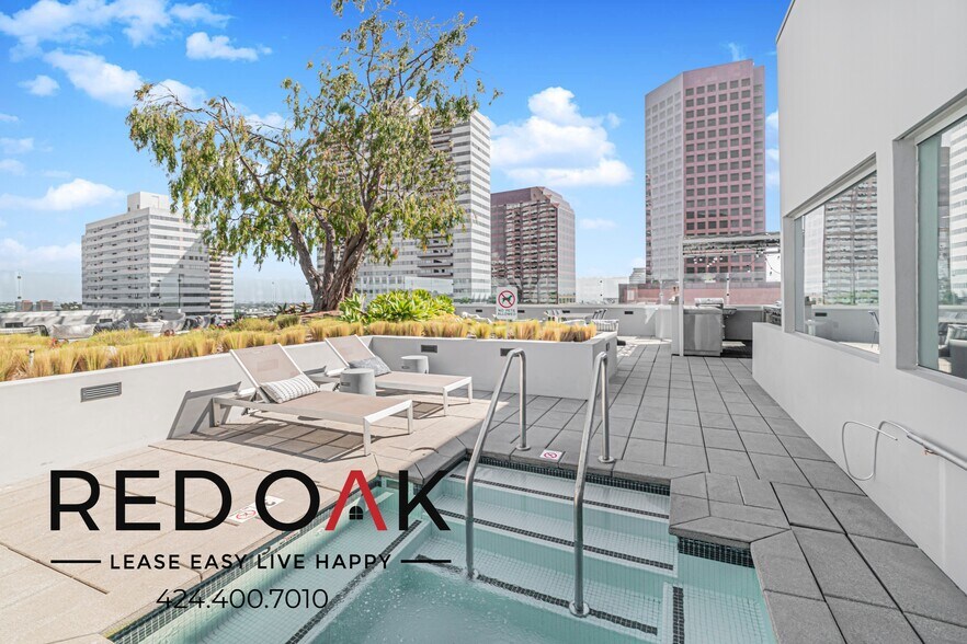 Building Photo - 1168 S Barrington Ave