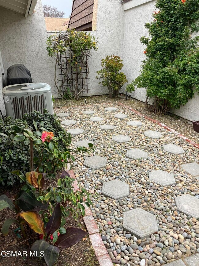 Building Photo - 2558 Northlake Cir