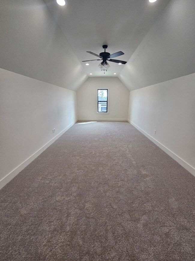 Building Photo - 7233 Havenwood Dr