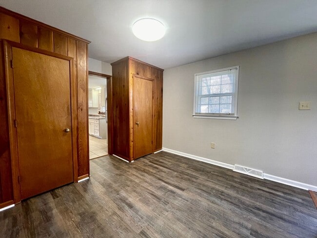 Building Photo - 10500 Chalkley Rd