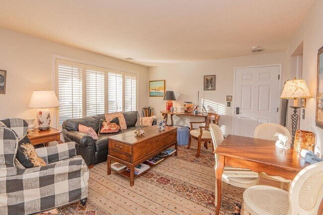 Building Photo - 432 Humphrey St