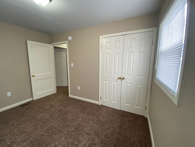 Building Photo - 4805 Spatz Ave