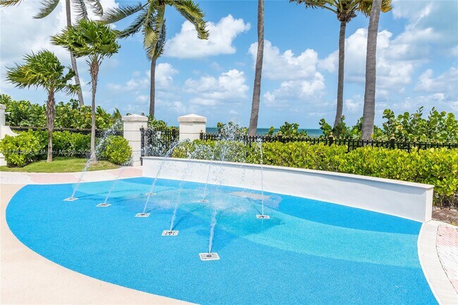 Building Photo - 799 Crandon Blvd