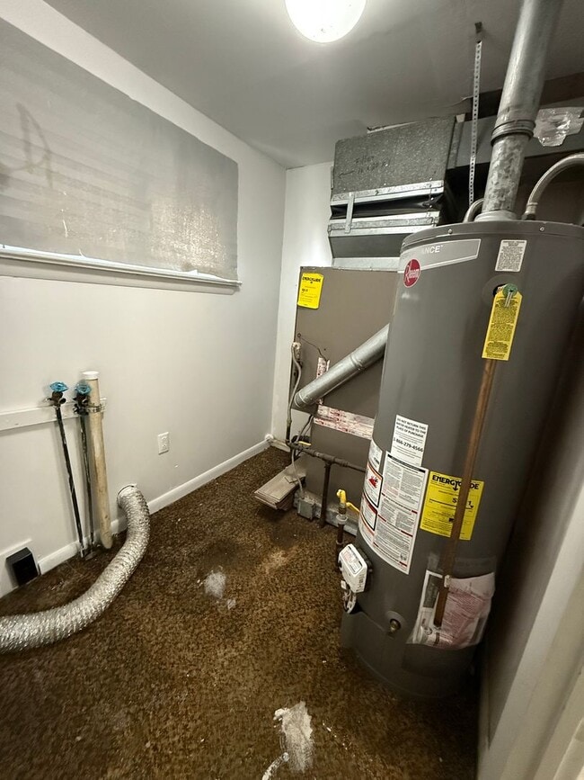 Building Photo - 15 Deming Ave