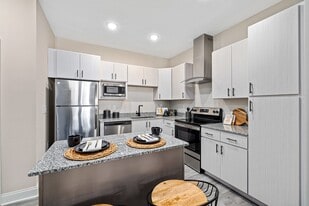 Building Photo - Elevate White Oak