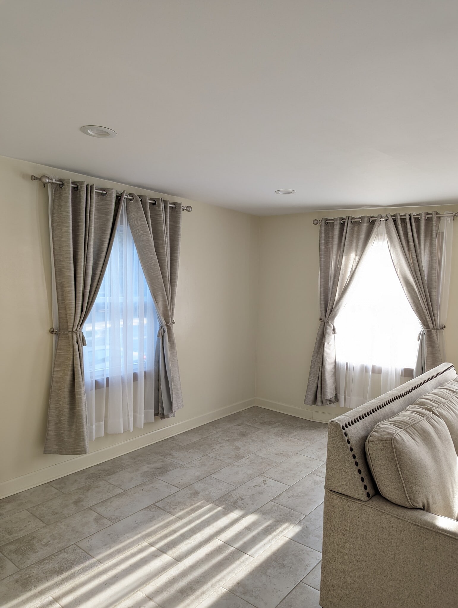 Building Photo - 3322 W Catalpa Ave