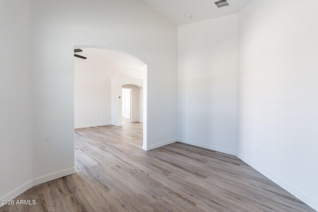 Building Photo - 24866 W Huntington Dr