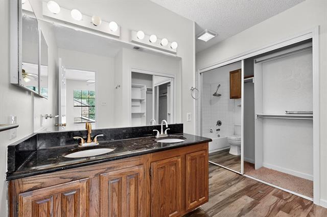 Building Photo - 100 Shinoak Valley