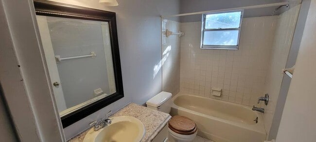 Building Photo - 457 Arapahoe Ave