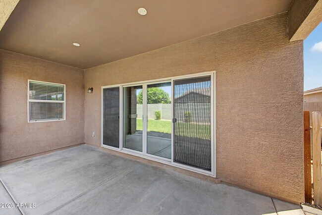 Building Photo - 1360 W Joshua Tree Ave