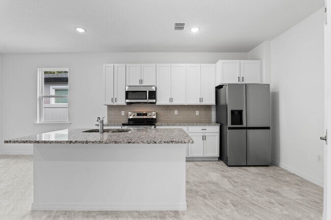 Building Photo - Available Now! 2024 Built 4/2 Single Family Home for Rent!