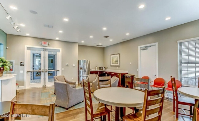 Building Photo - 7041 Beauhaven Ct