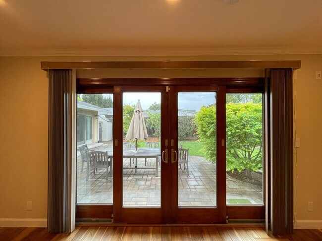 Building Photo - SUNNYVALE - Sunnyvale Updated 4-Bed, 2-Bat...