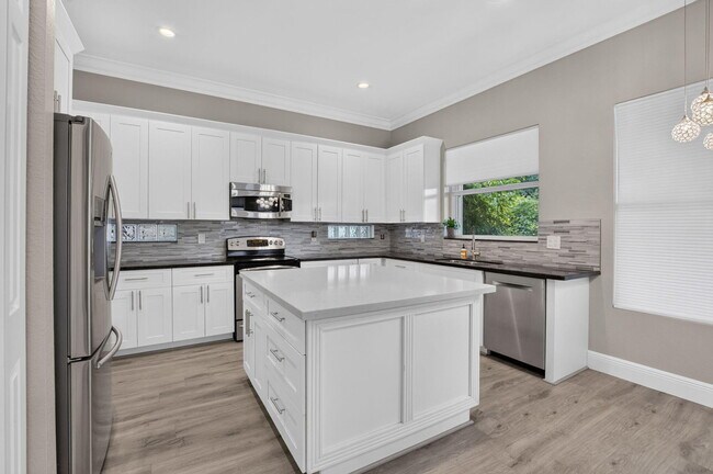 Building Photo - 4210 Key Lime Blvd