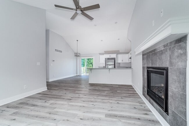 Building Photo - AVAILABLE SOON: Move-In Ready 4-Bedroom Beauty with Modern Finishes & Spacious Yard!