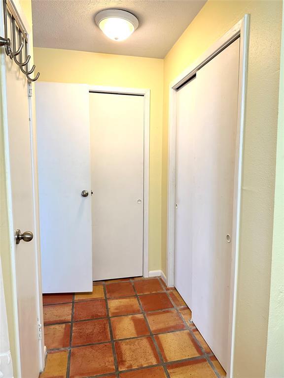 Building Photo - 500 Tiki Dr