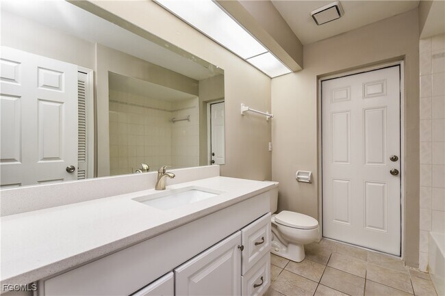 Building Photo - 3304 SW 11th Ct