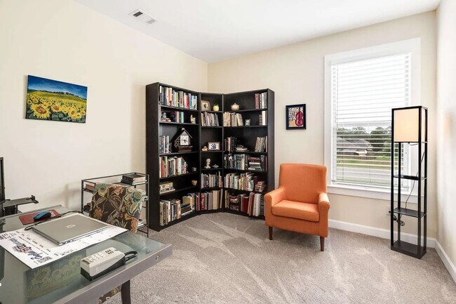 Building Photo - Custom Bartlett Home on Corner Lot with Mo...