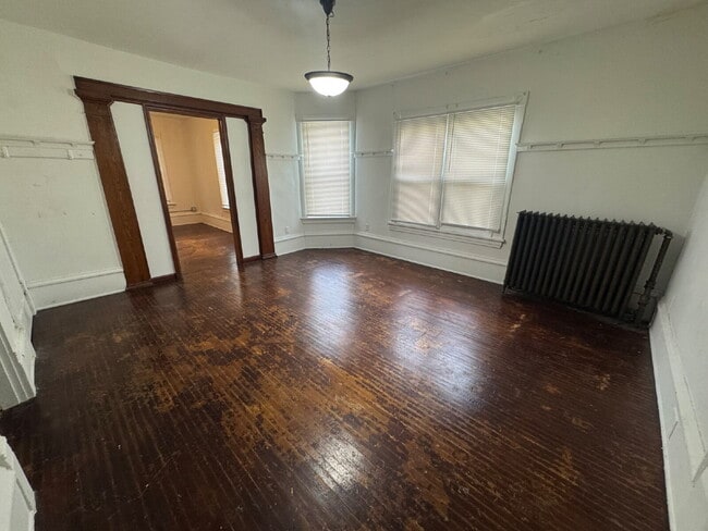 Building Photo - Upper level 3-Bed Duplex with Hardwood Elegance & 2 Baths in North Minneapolis!