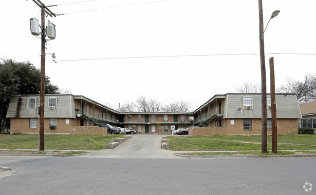 Building Photo - 3510 Colonial Ave