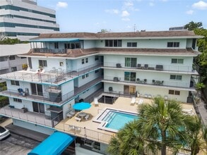 Building Photo - 2539 S Bayshore Dr