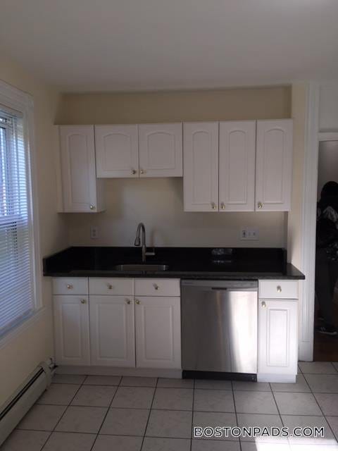 Building Photo - 64 Day St