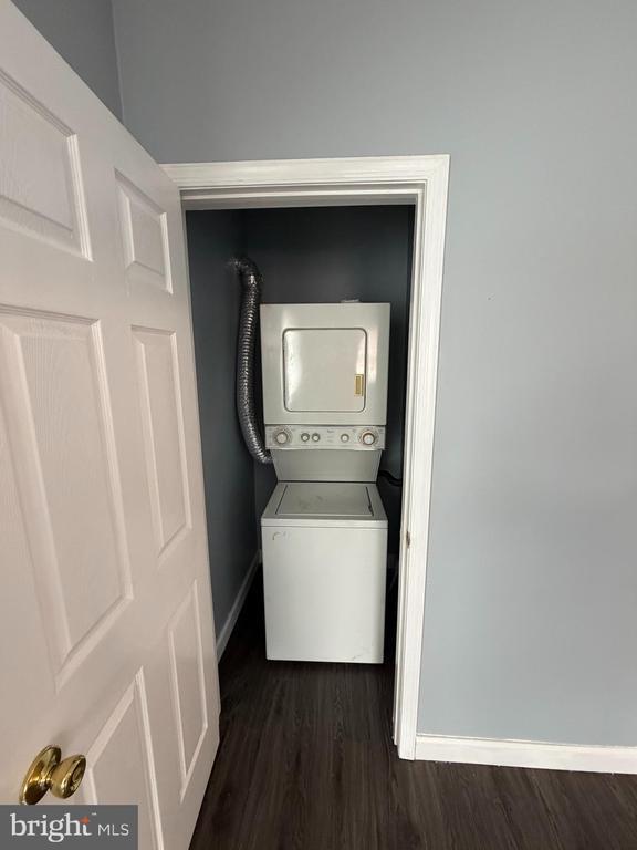 Building Photo - 924 7th St