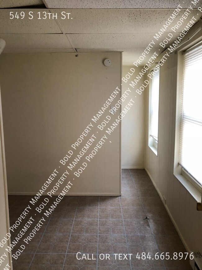 Building Photo - 549 S 13th St