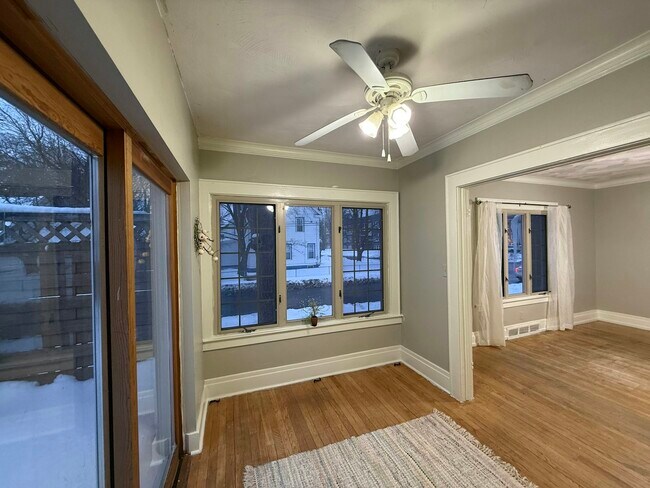 Building Photo - 721 Salt Springs Rd